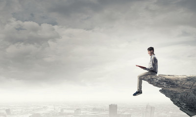 乒乓球正手平击发球的要点是什么？